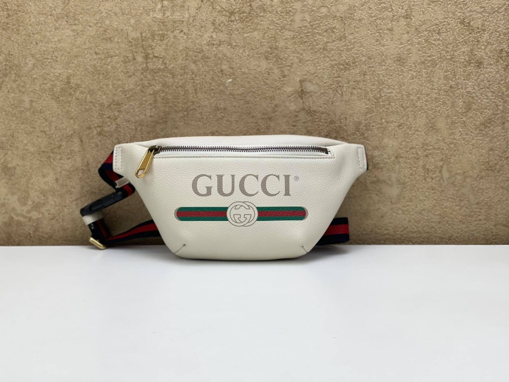GUCCI 527792 PRINT SMALL BELT BAG Luxury Accessories on Carousell