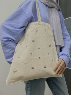 (Category: ) located in . Submitted by EmbroiderWithE (Listing ID 1116734657, Image 1). Description: .