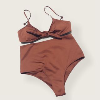 (Category: ) located in . Submitted by krixcloset (Listing ID 1116710173, Image 1). Description: .