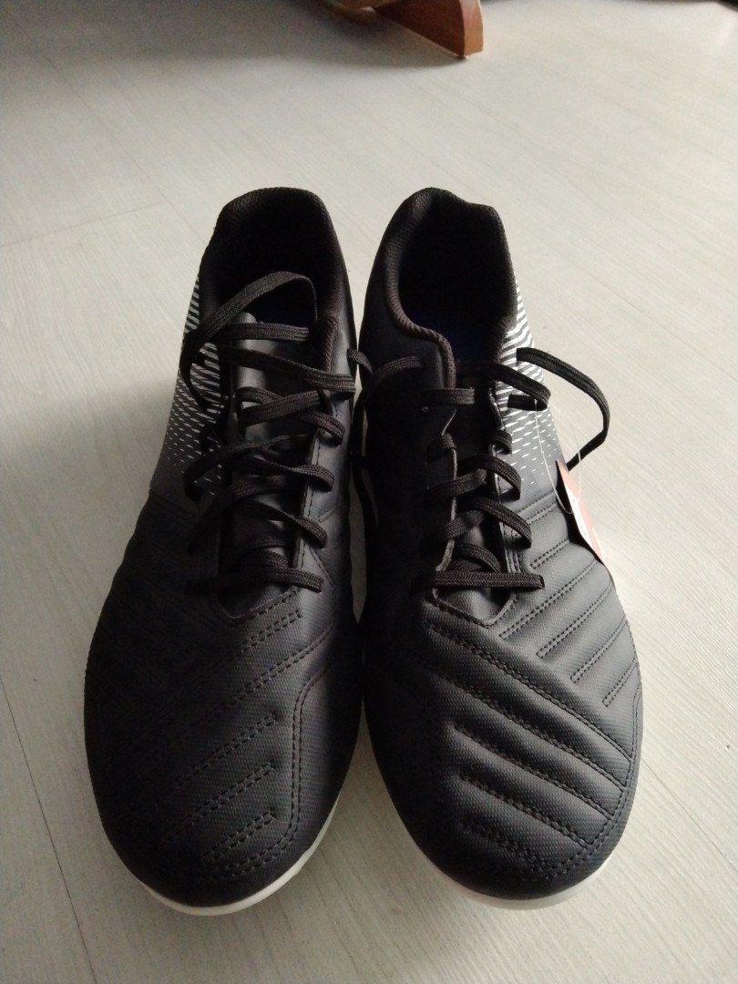 Kipsta Soccer / Football Boots, Men's Fashion, Footwear, Boots on Carousell