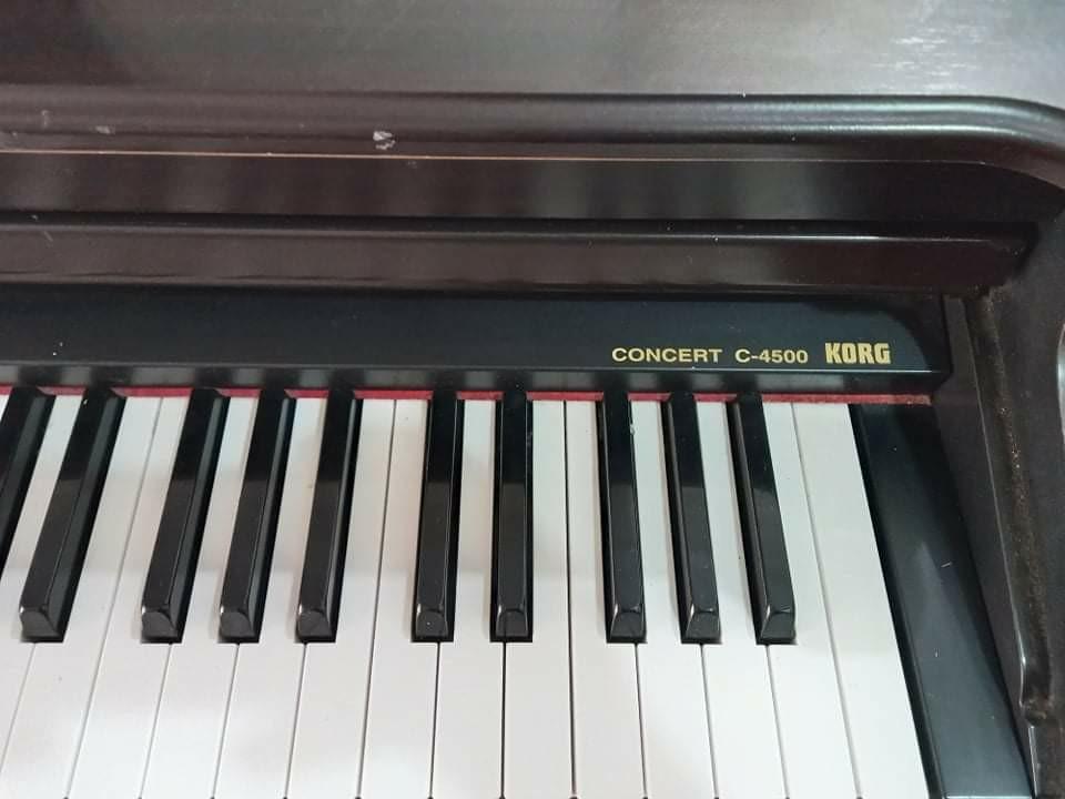 KORG CONCERT C4500 DIGITAL PIANO