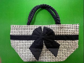 (Category: ) located in . Submitted by sunflowertreasure (Listing ID 1116714556, Image 1). Description: .