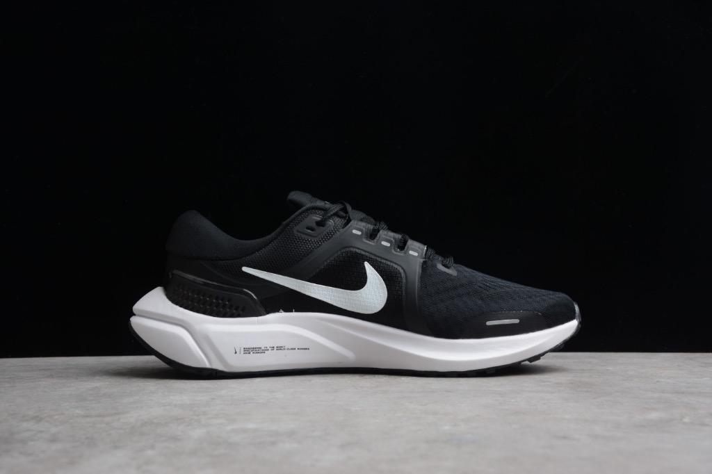 Nike air black running shoes deals