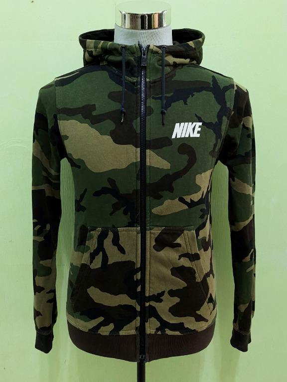 Nike Woodland Camo Hoodie Size S fit M armpit 19 Length 25
