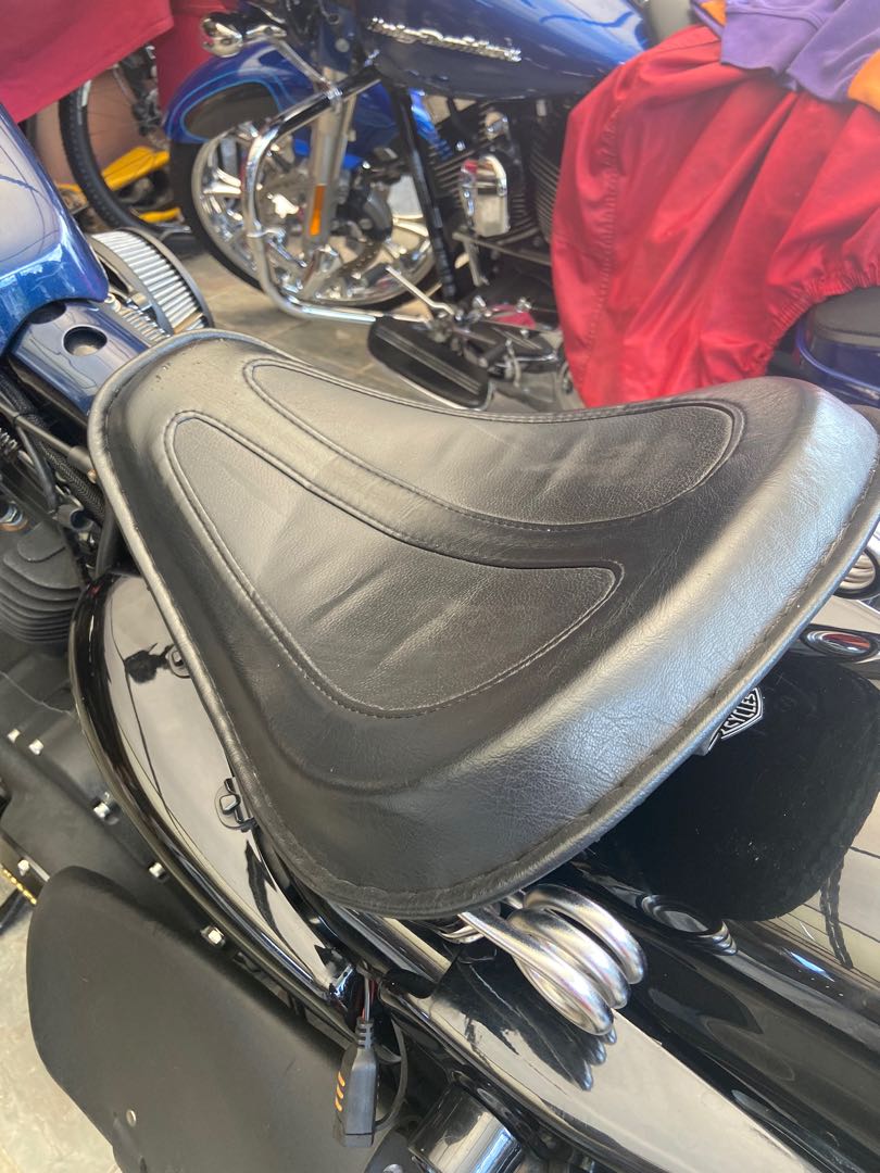 Sportster solo spring deals seat