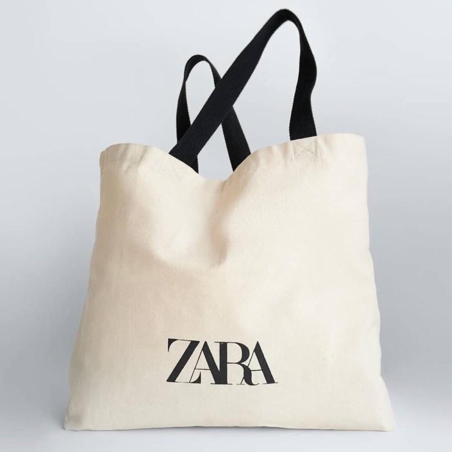Bag with Zara Logo and Shopping Cart on a Laptop Keyboard. Editorial Online  Shopping Related 3D Rendering Editorial Photo - Illustration of business,  computer: 186225126