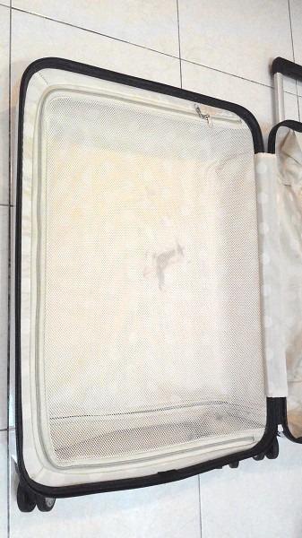 二手Maracar白色26吋行李箱登機箱, 限台北市南港自取 照片瀏覽 5