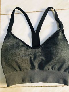 (Category: ) located in . Submitted by ggapparels (Listing ID 1111447085, Image 1). Description: .