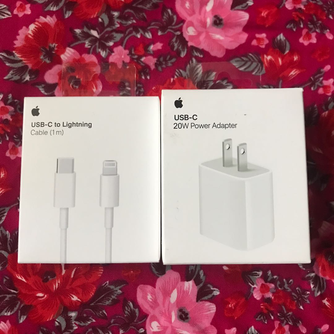 Apple iPhone Charger 20 watts adapter and Usb c to Lightning cable