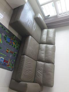 Cellini Tres L-Shape Italian Leather Sofa Very Good Condition for sale