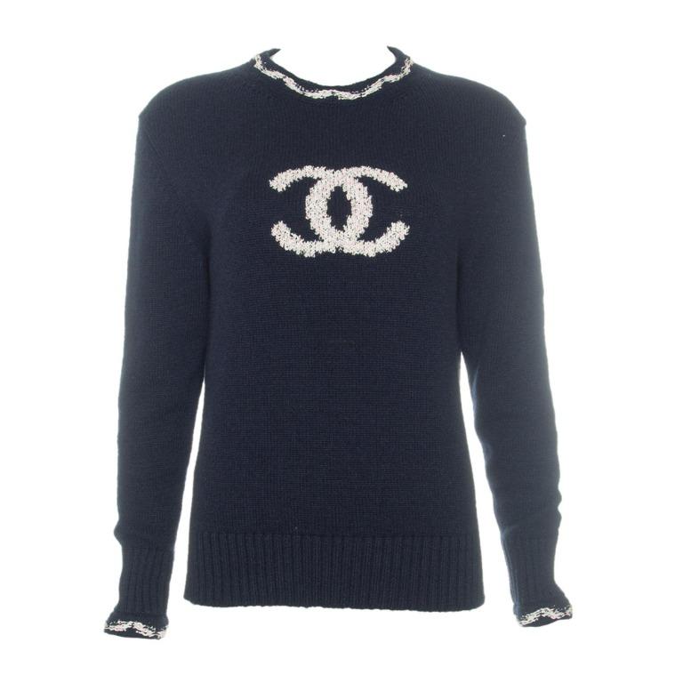 Chanel CC Logo Pullover Sweater with Scallop Trim, Women's Fashion, Coats,  Jackets and Outerwear on Carousell