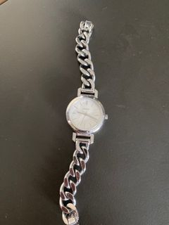 (Category: ) located in . Submitted by sellclothesg (Listing ID 1111524396, Image 1). Description: .