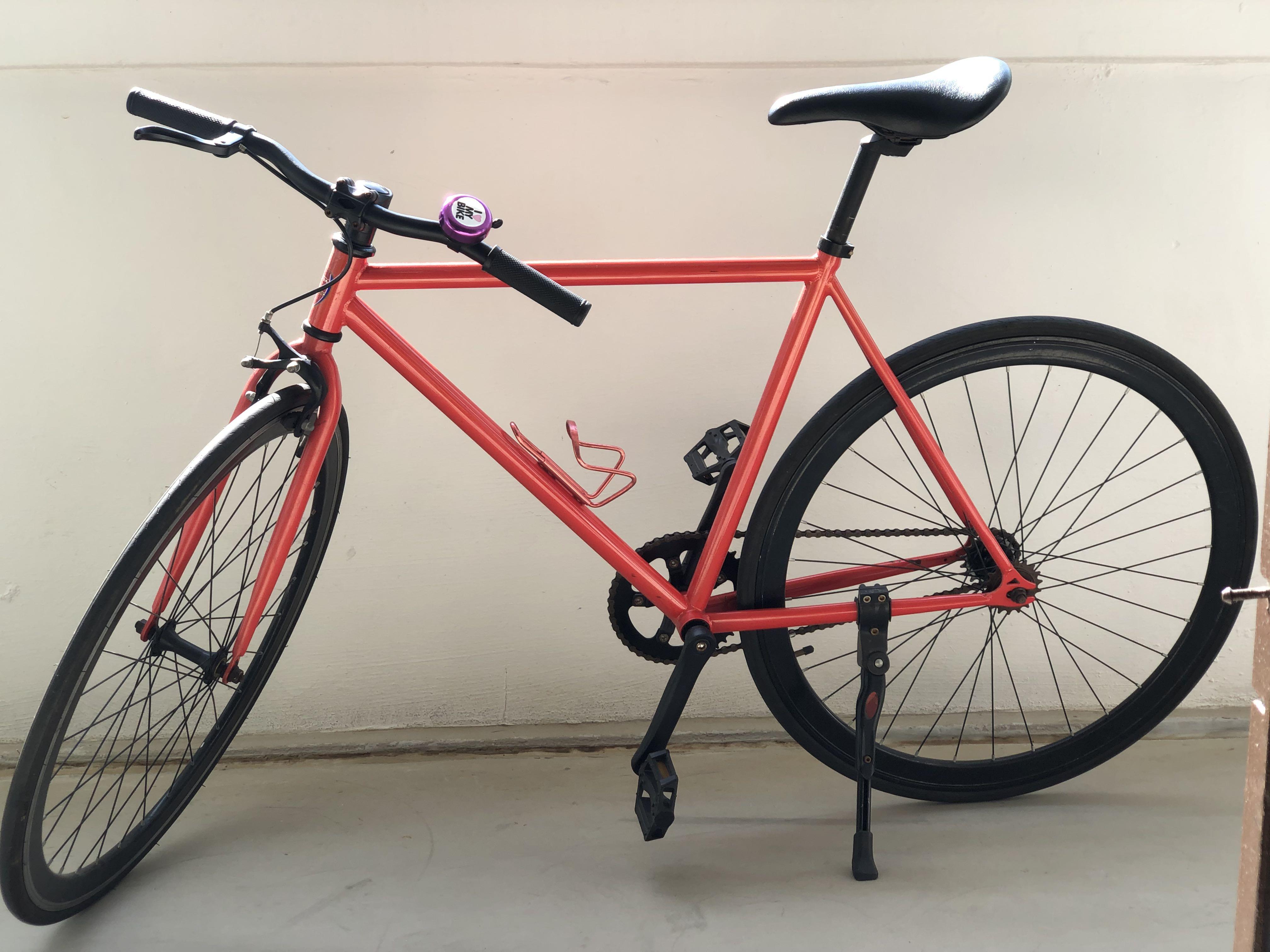 Fixed gear brake outlet