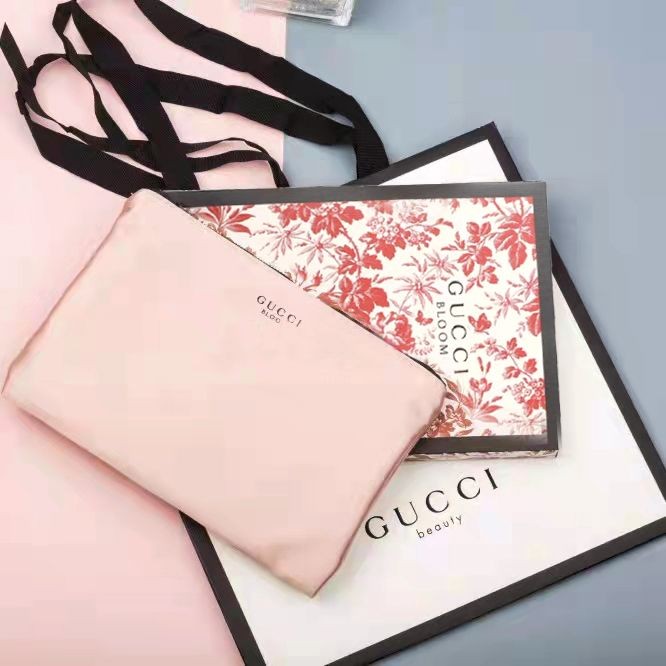 Gucci bloom makeup bag pink store