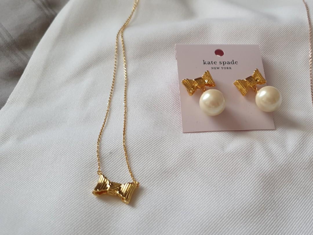 Kate spade all wrapped up pearl drop earrings and mini pendant necklace,  Women's Fashion, Jewelry & Organisers, Earrings on Carousell