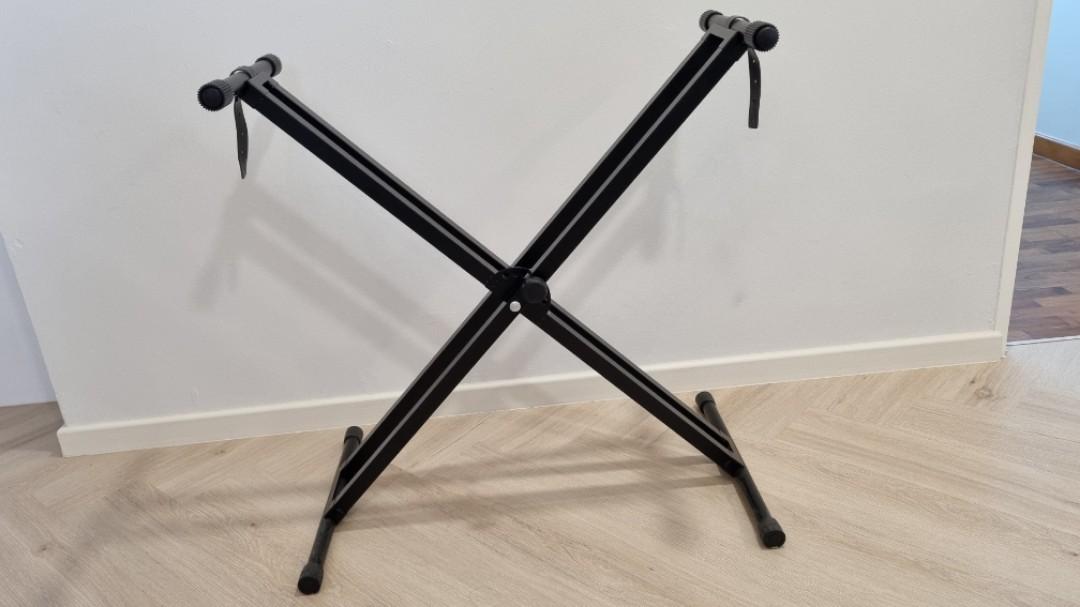 Keyboard X Stand, Hobbies & Toys, Music & Media, Music Accessories on