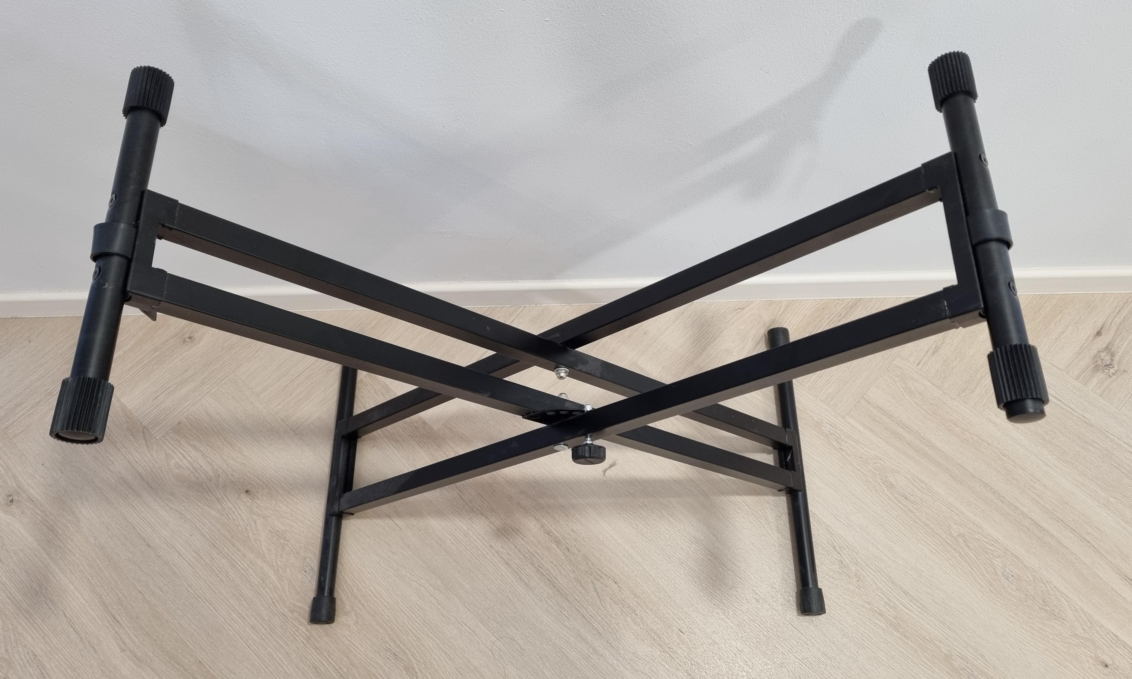 Keyboard X Stand, Hobbies & Toys, Music & Media, Music Accessories on