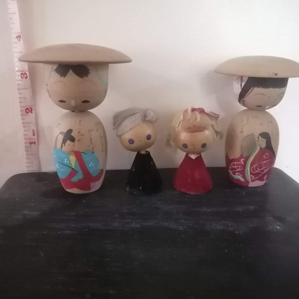 Kokeshi bundle (Category: Vintage Collectibles) located in Quezon City. Submitted by herb2012 (Listing ID 1111585870, Image 1). Description: take all for 250.