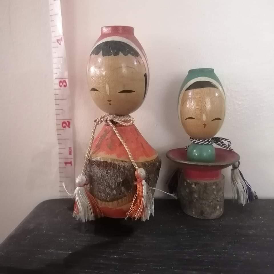 Kokeshi bundle (Category: Vintage Collectibles) located in Quezon City. Submitted by herb2012 (Listing ID 1111587142, Image 1). Description: .