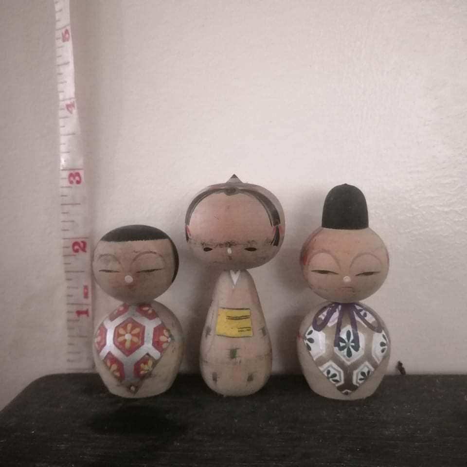 Kokeshi bundle (Category: Vintage Collectibles) located in Quezon City. Submitted by herb2012 (Listing ID 1111587517, Image 1). Description: .