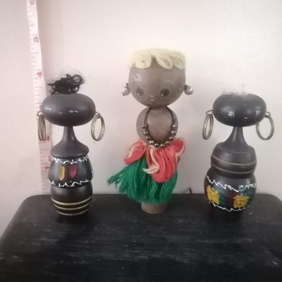 Kokeshi bundles (Category: Vintage Collectibles) located in Quezon City. Submitted by herb2012 (Listing ID 1111588059, Image 1). Description: take all for 180 pesos.