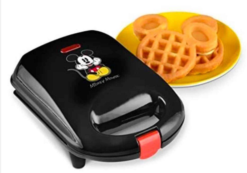 MICKEY MOUSE MINI WAFFLE MAKER (Category: Ovens & Toasters) located in Valenzuela. Submitted by francissilva5667 (Listing ID 1111509482, Image 2). Description: MICKEY MOUSE WAFFLE MAKER 110 VOLTS ON HAND ITEM READY TO SHIP Nonstick Baking Plates Spray, pour, bake, serve, yum. Our nonstick baking plates make it easy to turn out breakfast for an army of Disney fans. Clean up with a few swipes of a damp cloth, and you're ready to go again. Power ind