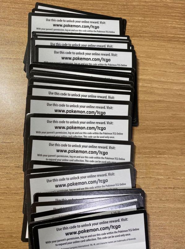 25x Pokemon PTCGO Celebrations Unused Booster Pack Codes Message Fast