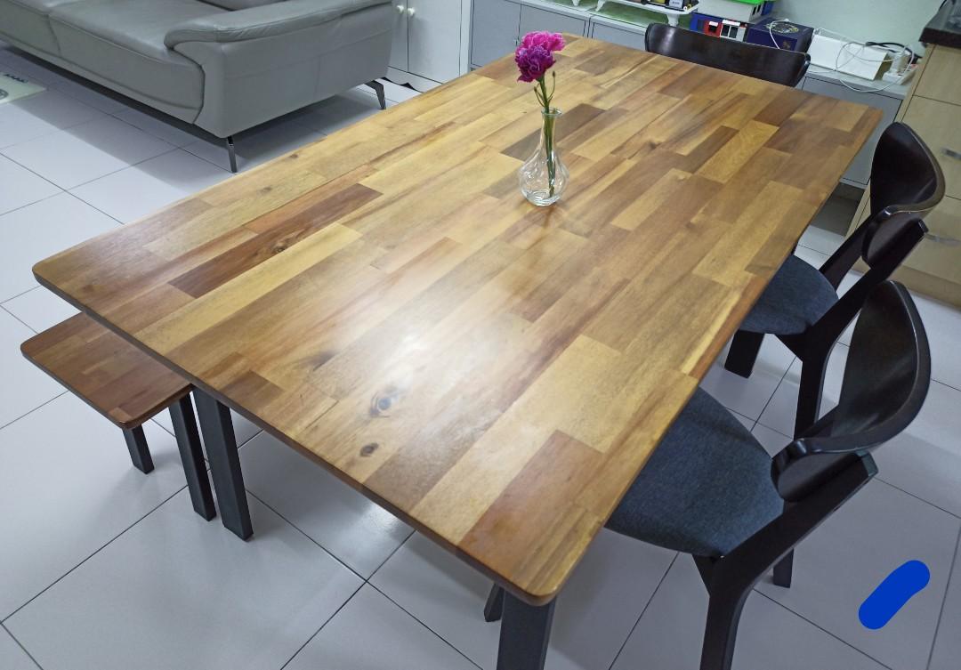 Used Crownlivin Acacia Wood Dining Table 6 seaters 160 cm