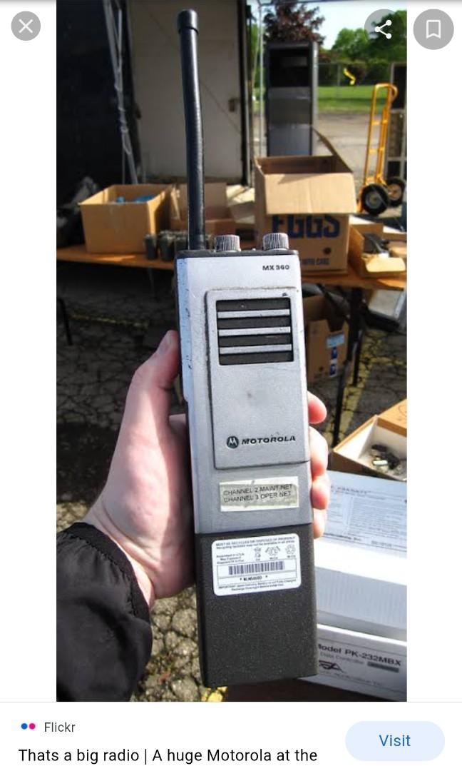 Vintage Motorola 2 way radio, Hobbies & Toys, Memorabilia
