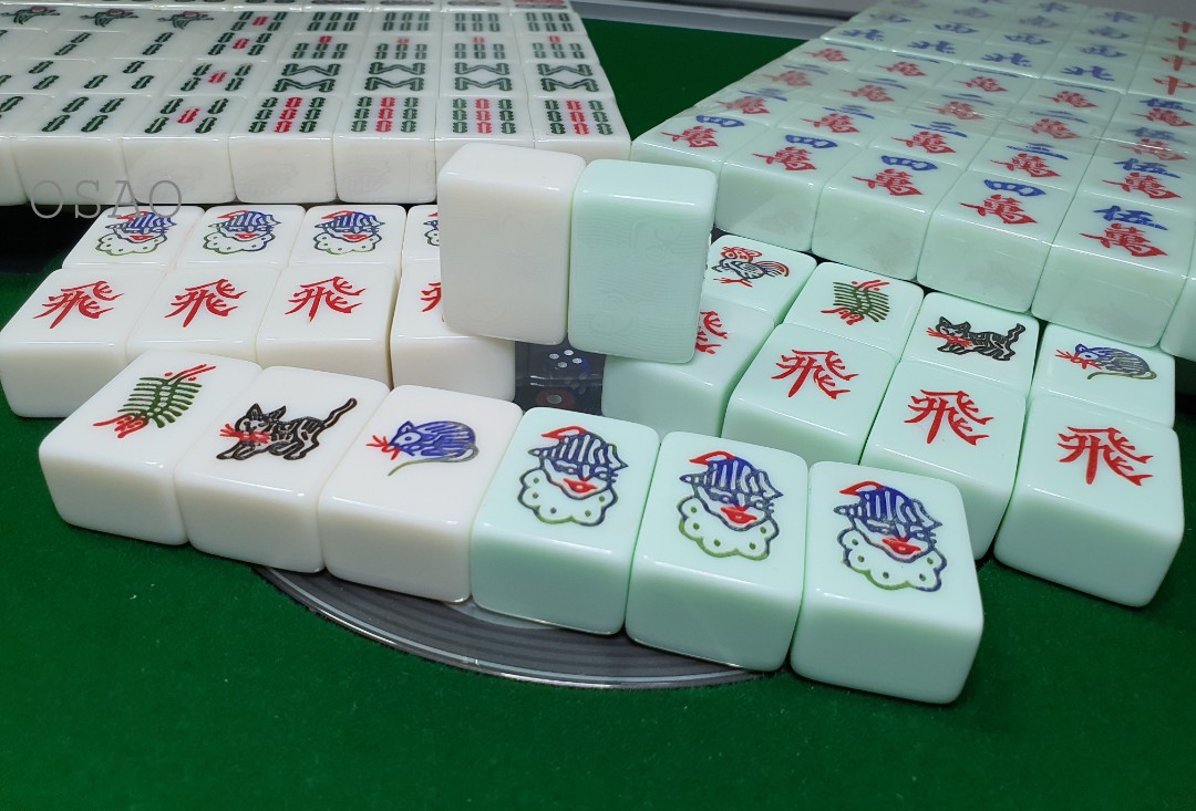 40mm Mahjong Set High Quality Mahjong Games Malaysia Singapore Jade-colored  Household Hand Travel Magnetic Mahjong