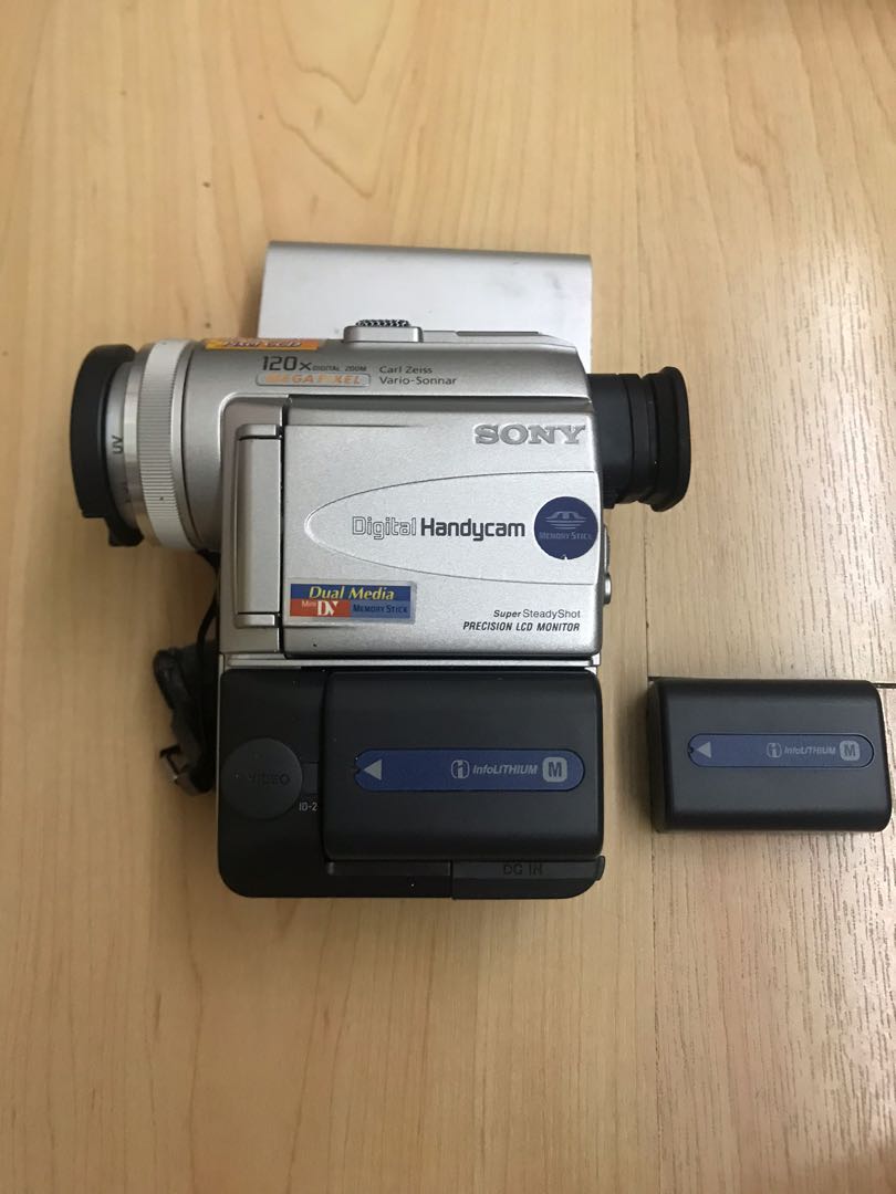 中古外觀保存良好Sony Digital Handycam DCT-PC100, 音響器材, 可 