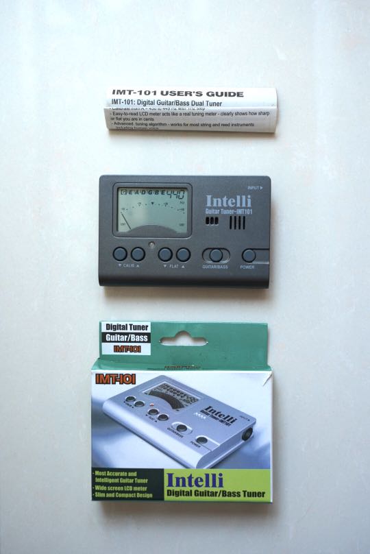 韓國製 Intelli Digital Guitar / Bass Tuner 結他電子調音器, 興趣及遊戲, 音樂樂器 & 配件, 樂器配件
