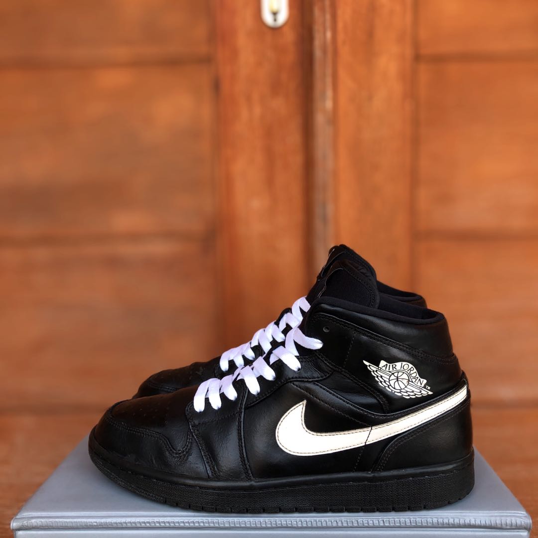 air jordan 1 mid yin yang