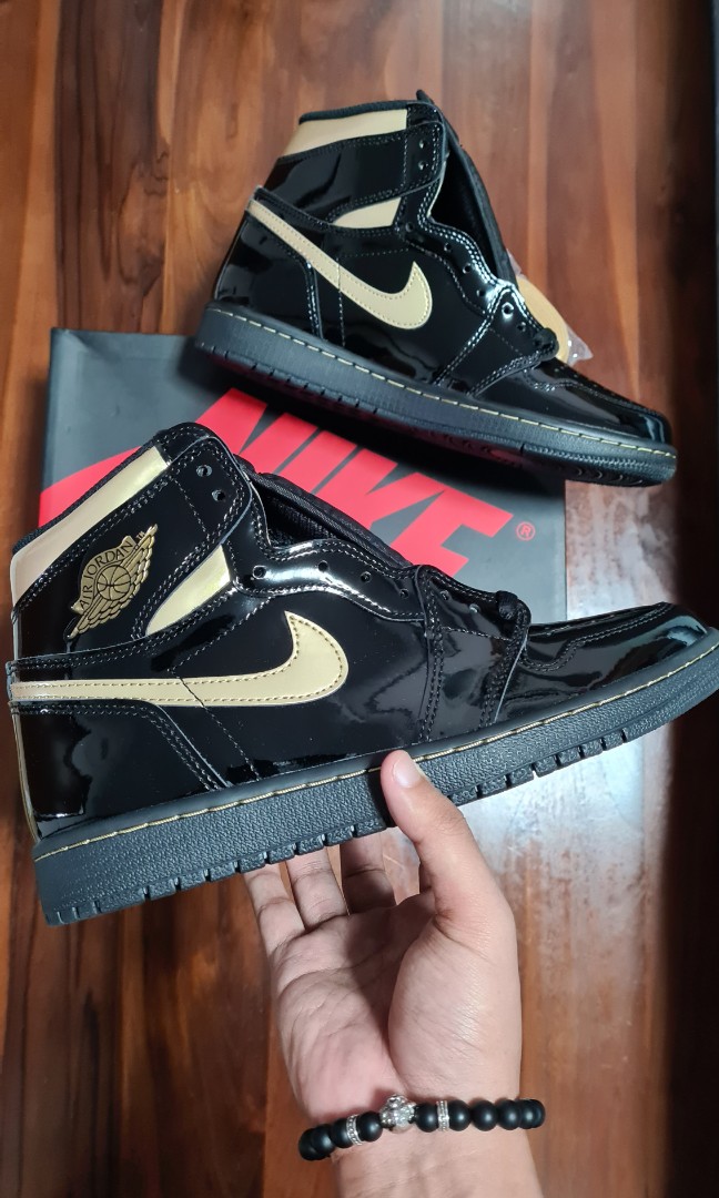 black metallic jordan 1