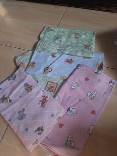 Alas alas kain bayi ada 6 pcs