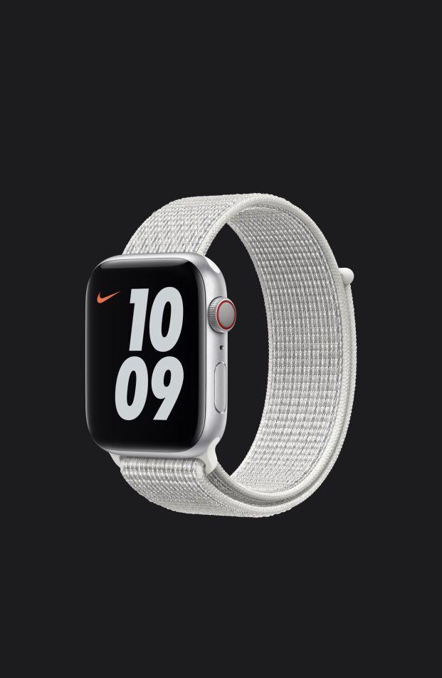 White nike sport store loop