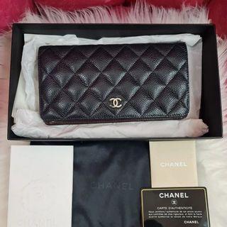Authentic Chanel Caviar bifold wallet in shw