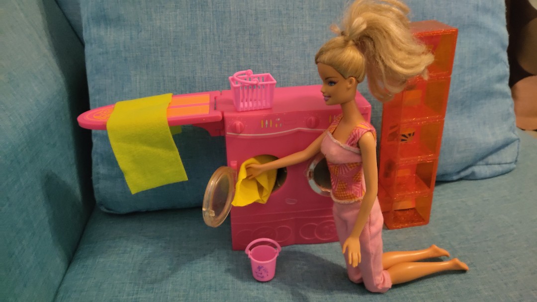 Barbie Spin To Clean Laundry Room and Barbie Doll Set : : Toys &  Games