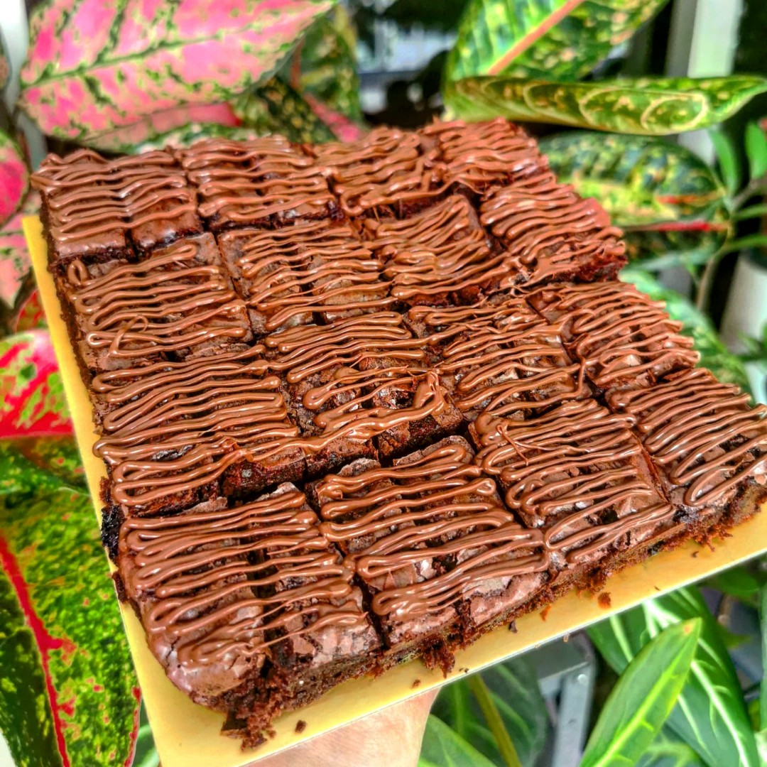 Brownies Halal, Food & Drinks, Homemade Bakes on Carousell