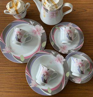 Dinnerware Fine China - plates, cups (made in Japan)