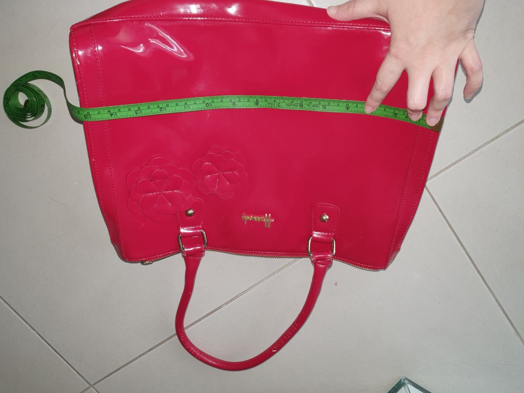 Harrods red shoulder bag Women s Fashion Bags Wallets