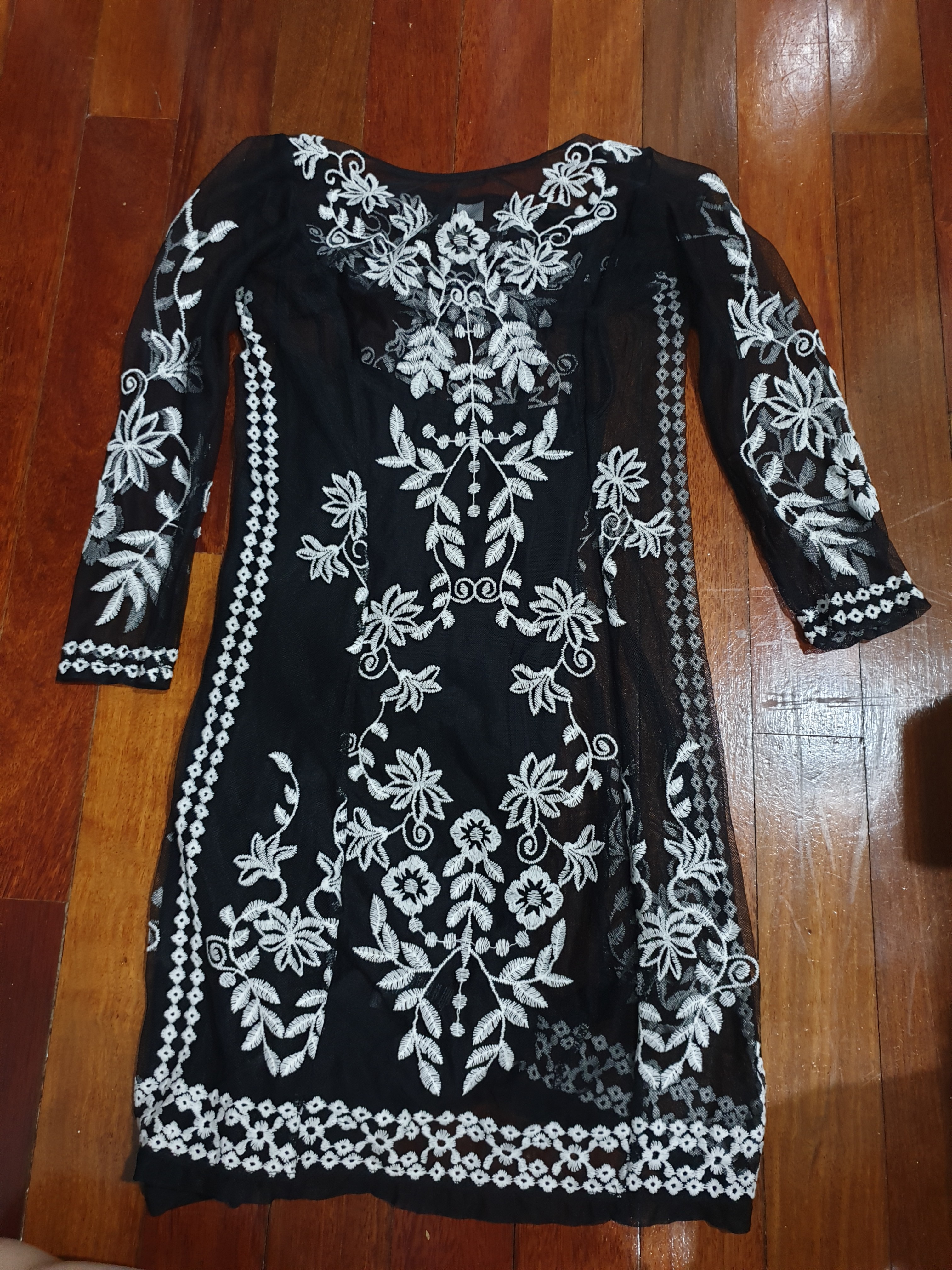 Black and new arrivals white embroidered dress