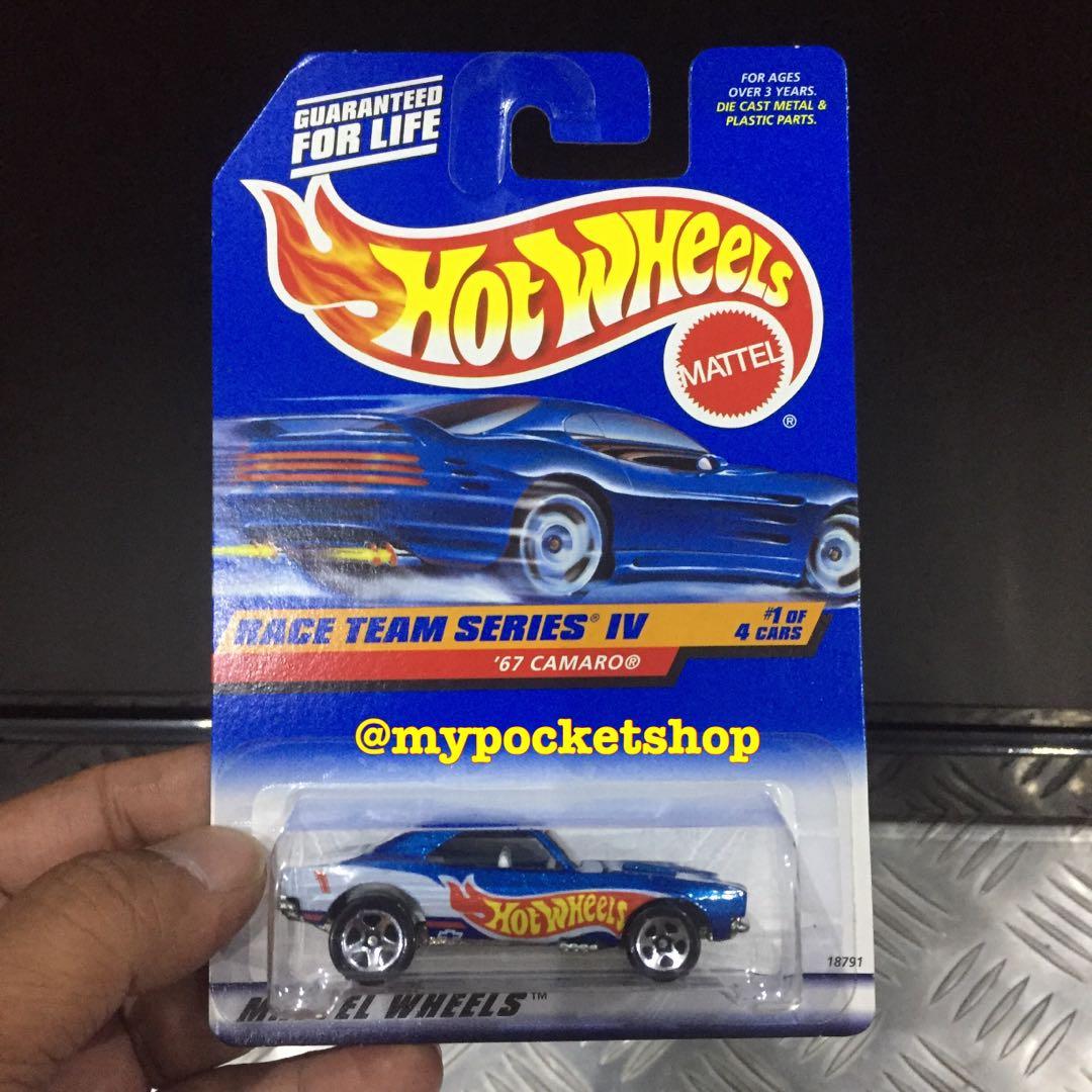 Hot Wheels '67 CAMARO - Metal Base 