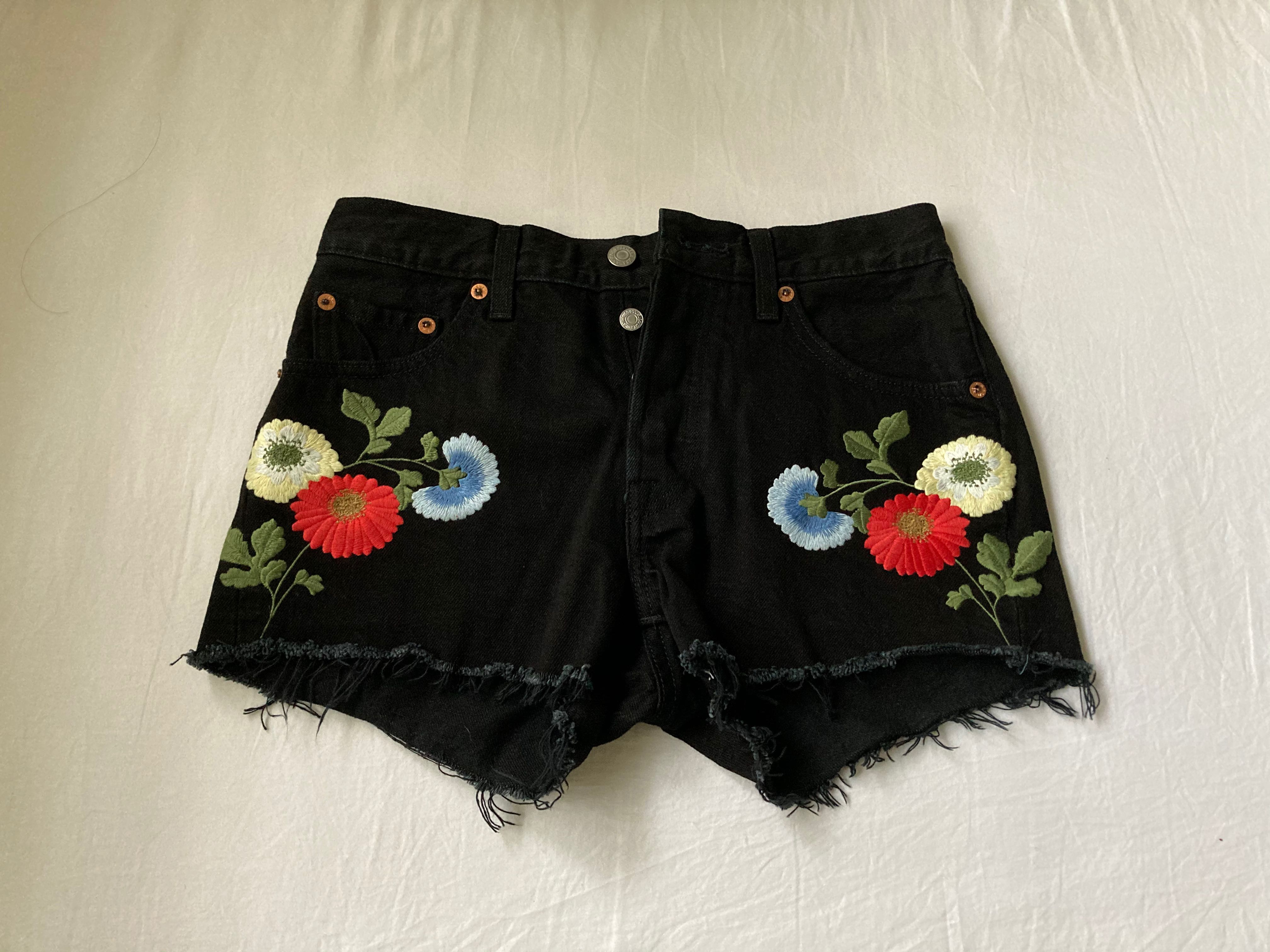 Levi's 501 floral shorts BNWOT, Women's 