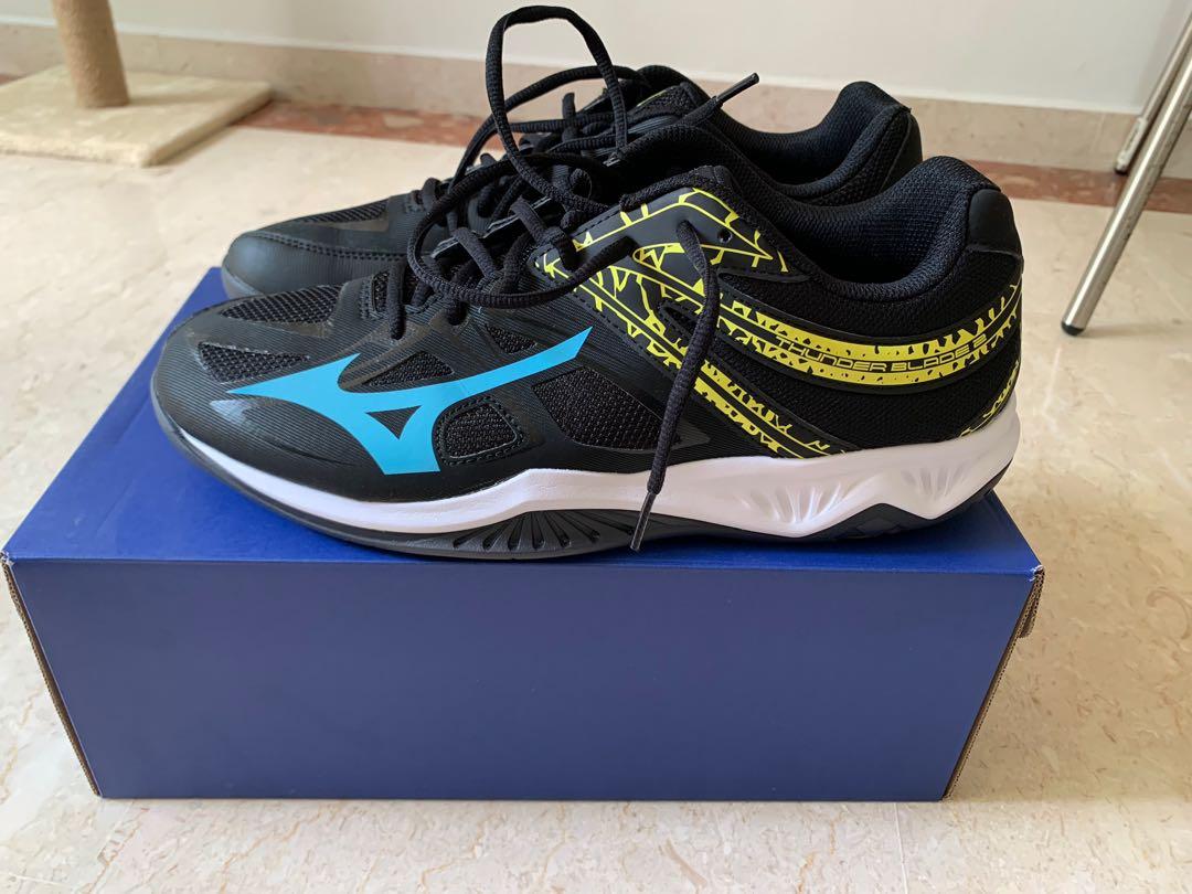 mizuno court shoes