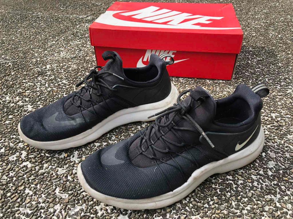 Nike darwin shoes hot sale