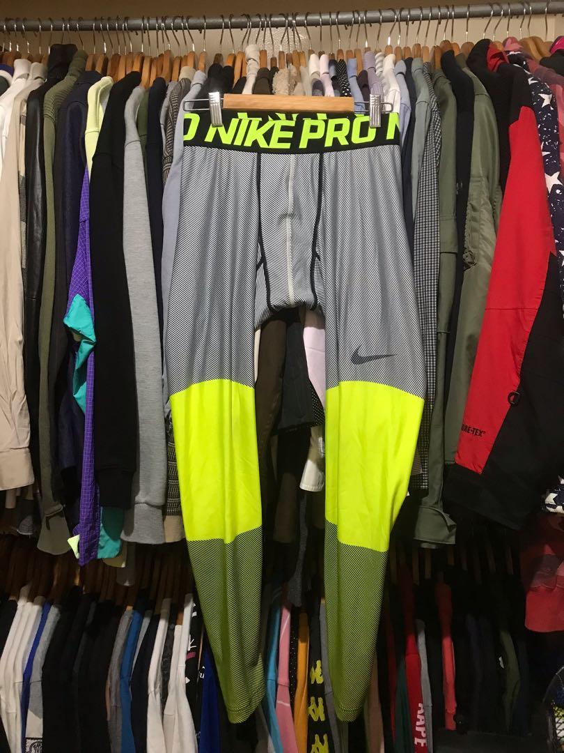 Nike Pro Hyperwarm Lines Compression Tights 