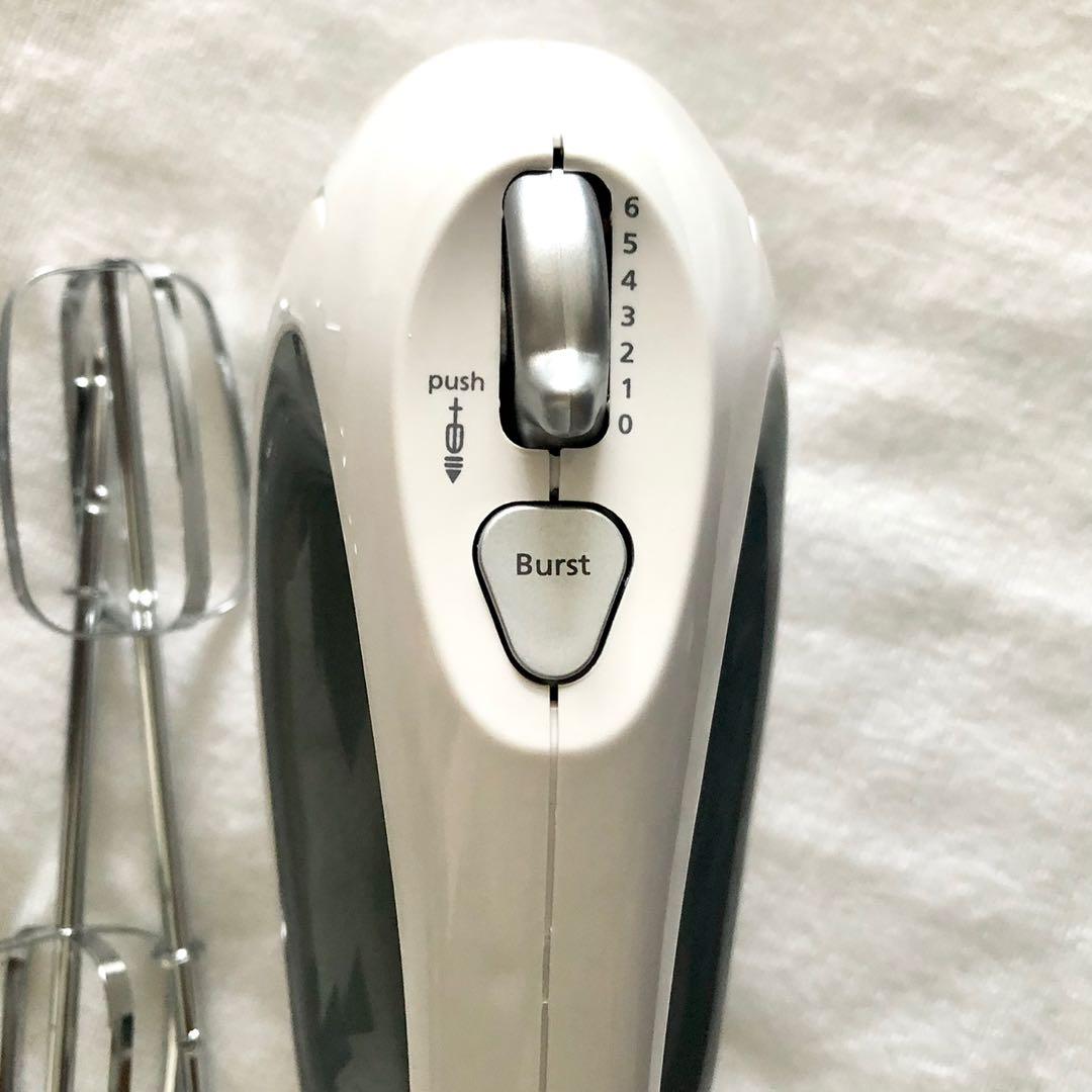 OSTER 6 SPEED HAND MIXER WITH CHROME PLATED BEATERS AND DOUGH HOOKS