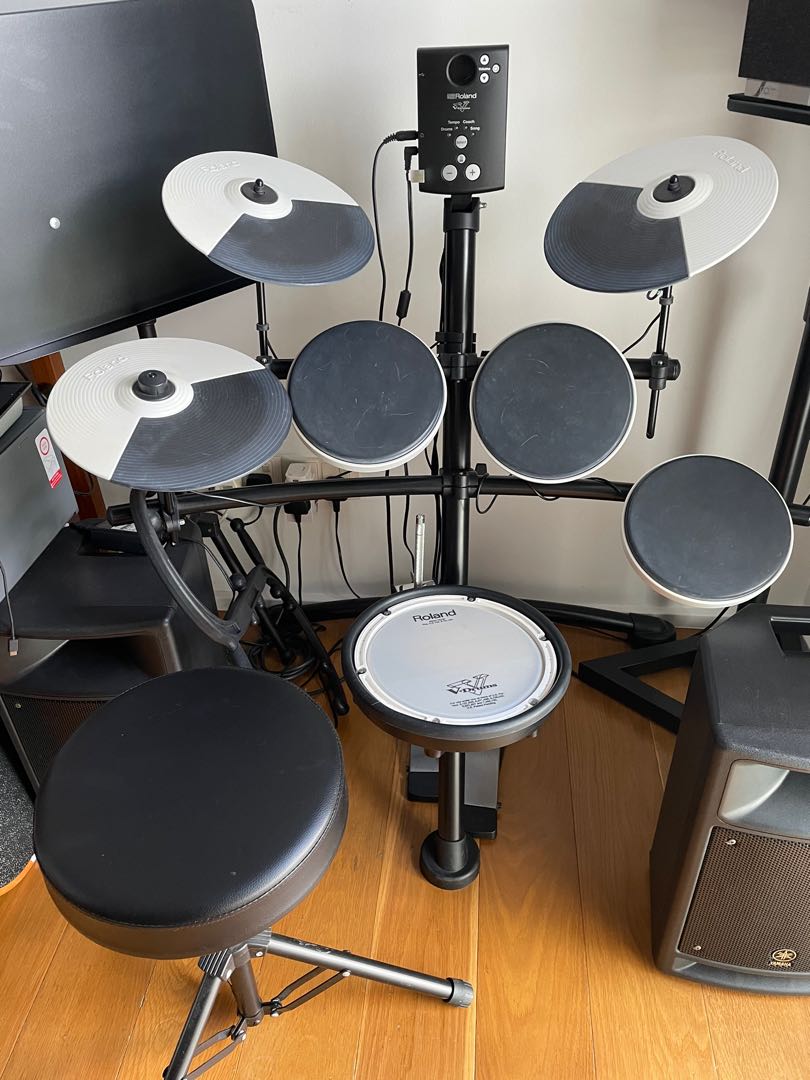Roland VDrum Set TD1KV and Speakers, Hobbies & Toys, Music & Media