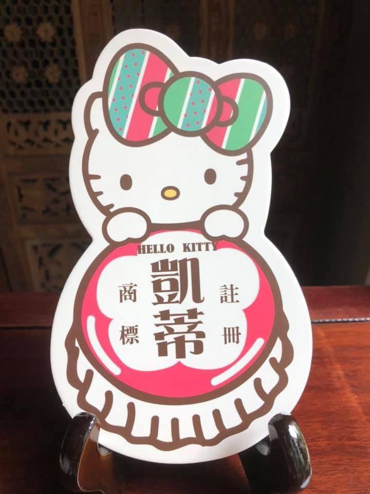 Sanrio Hello Kitty cardboard thick post cards (Category: Character Goods) located in Makati City. Submitted by hellokittytreasure (Listing ID 1111644727, Image 3). Description: Each postcard is cardboard thick and is php150 each .
